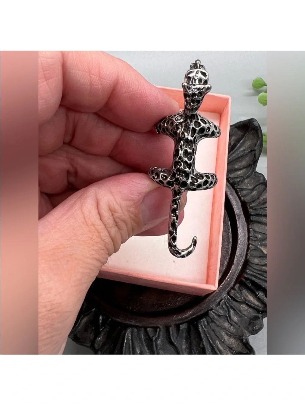 N/A stylish silver