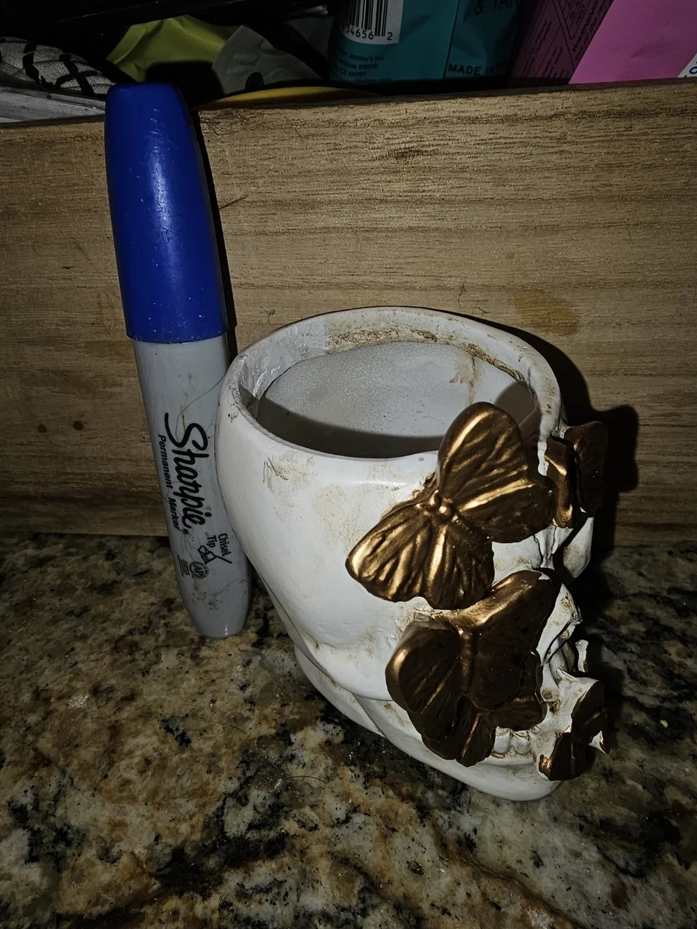 N/A white ceramic