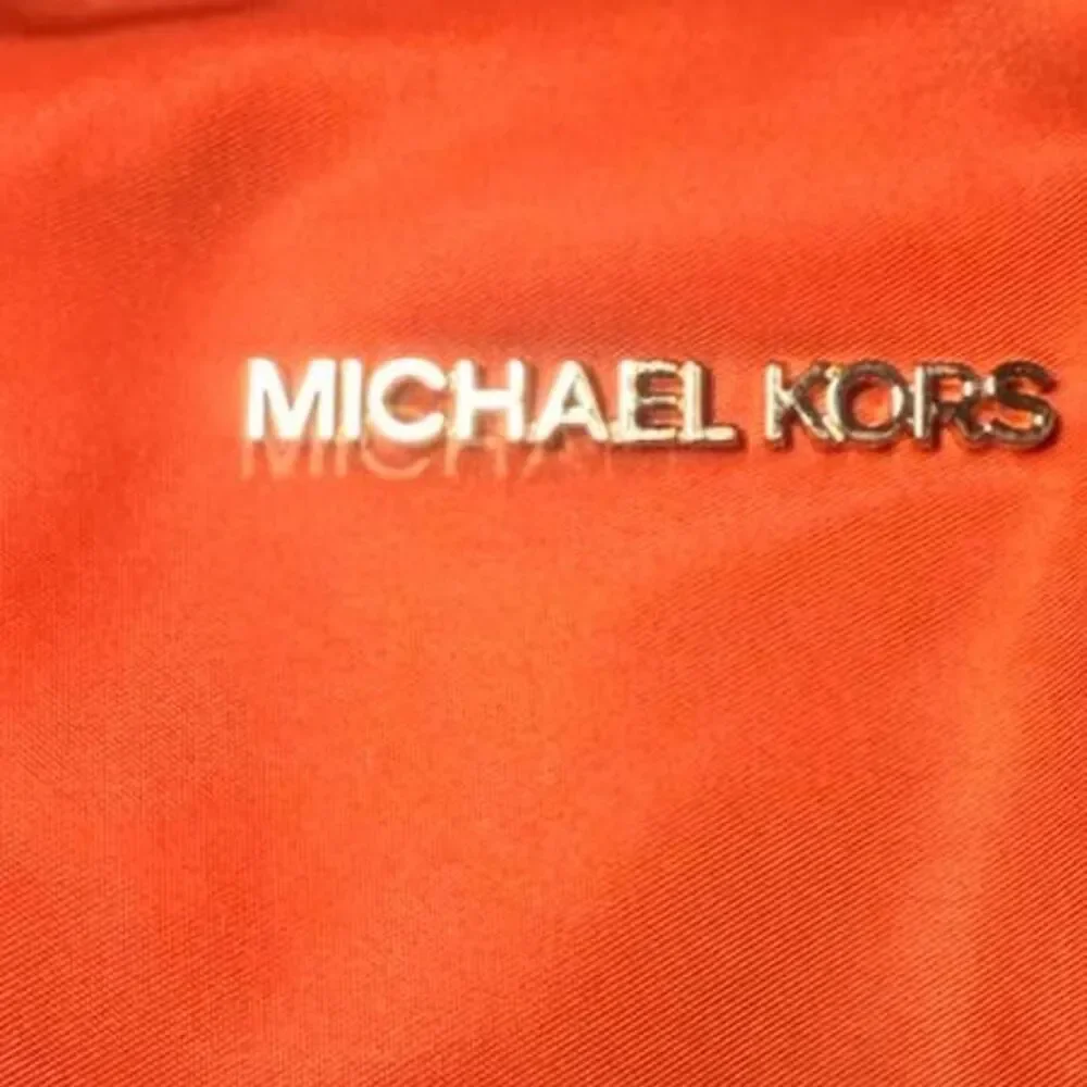Michael Kors shopping orange depth