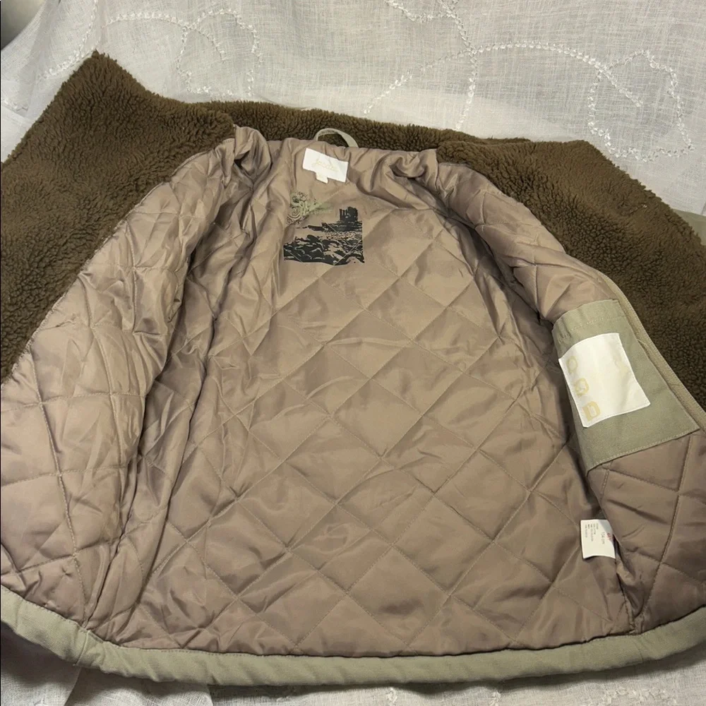 Jacadi storage wear