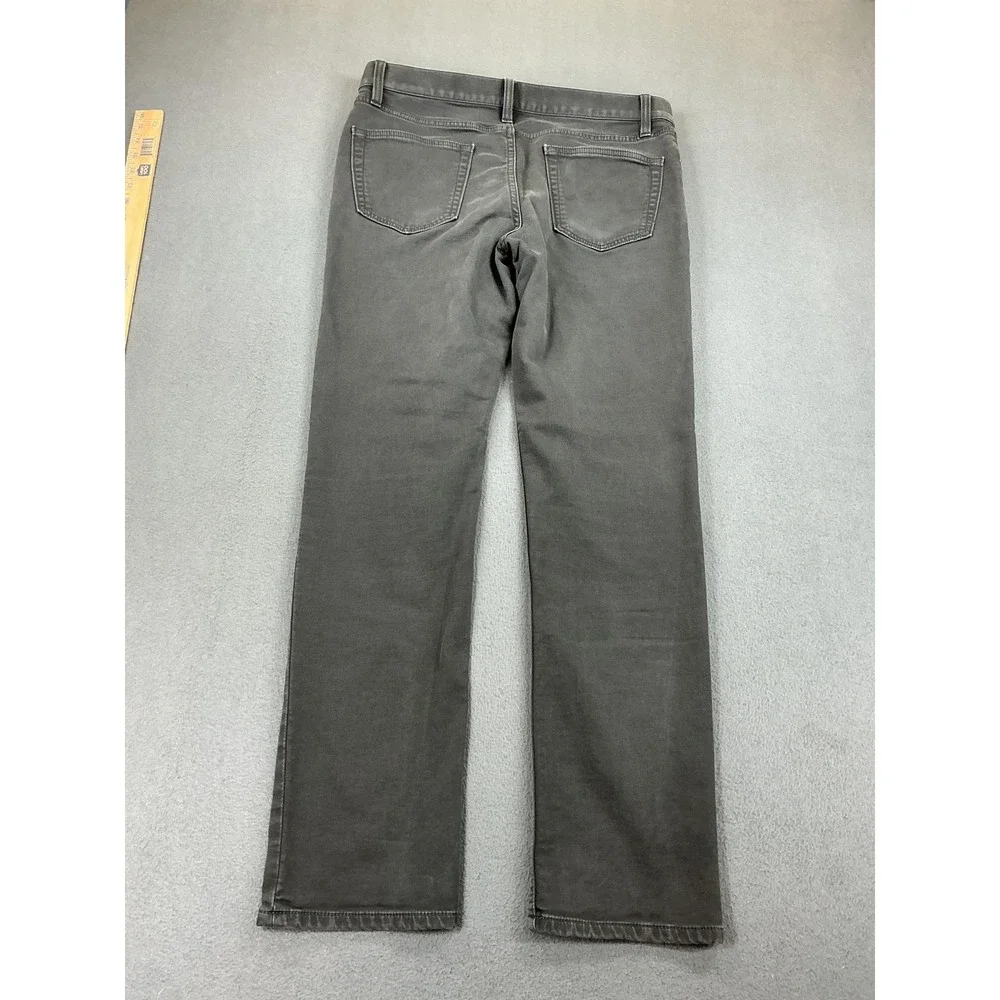 Banana Republic brand banana