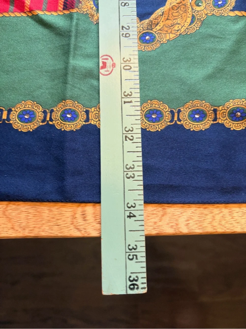 N/A elegant scarf