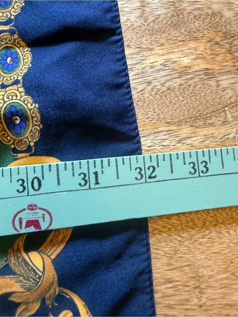 N/A elegant scarf