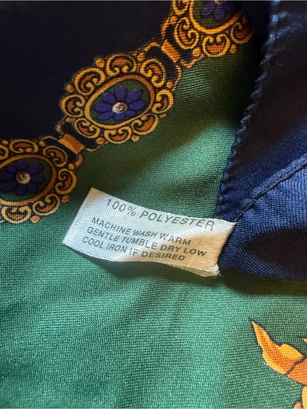 N/A elegant scarf