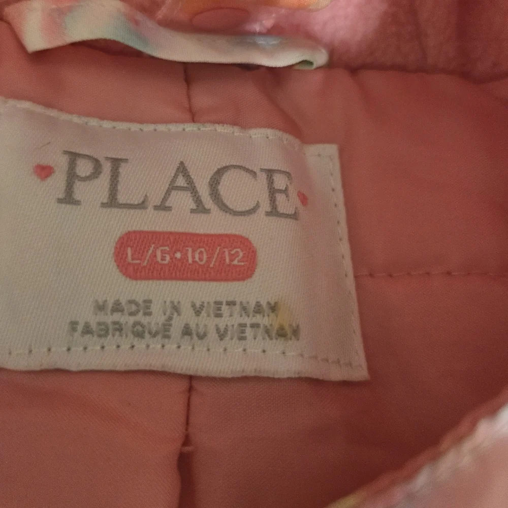 Place bright tie