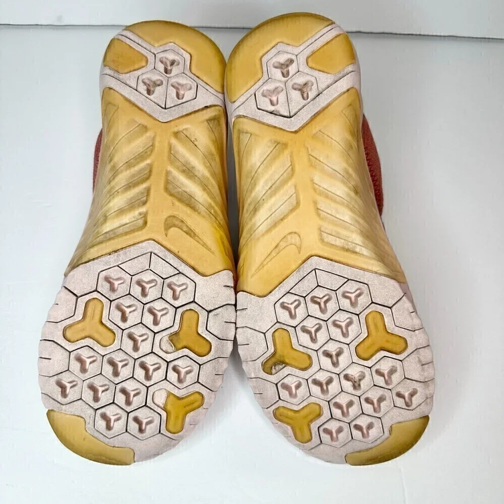 Nike some discoloration