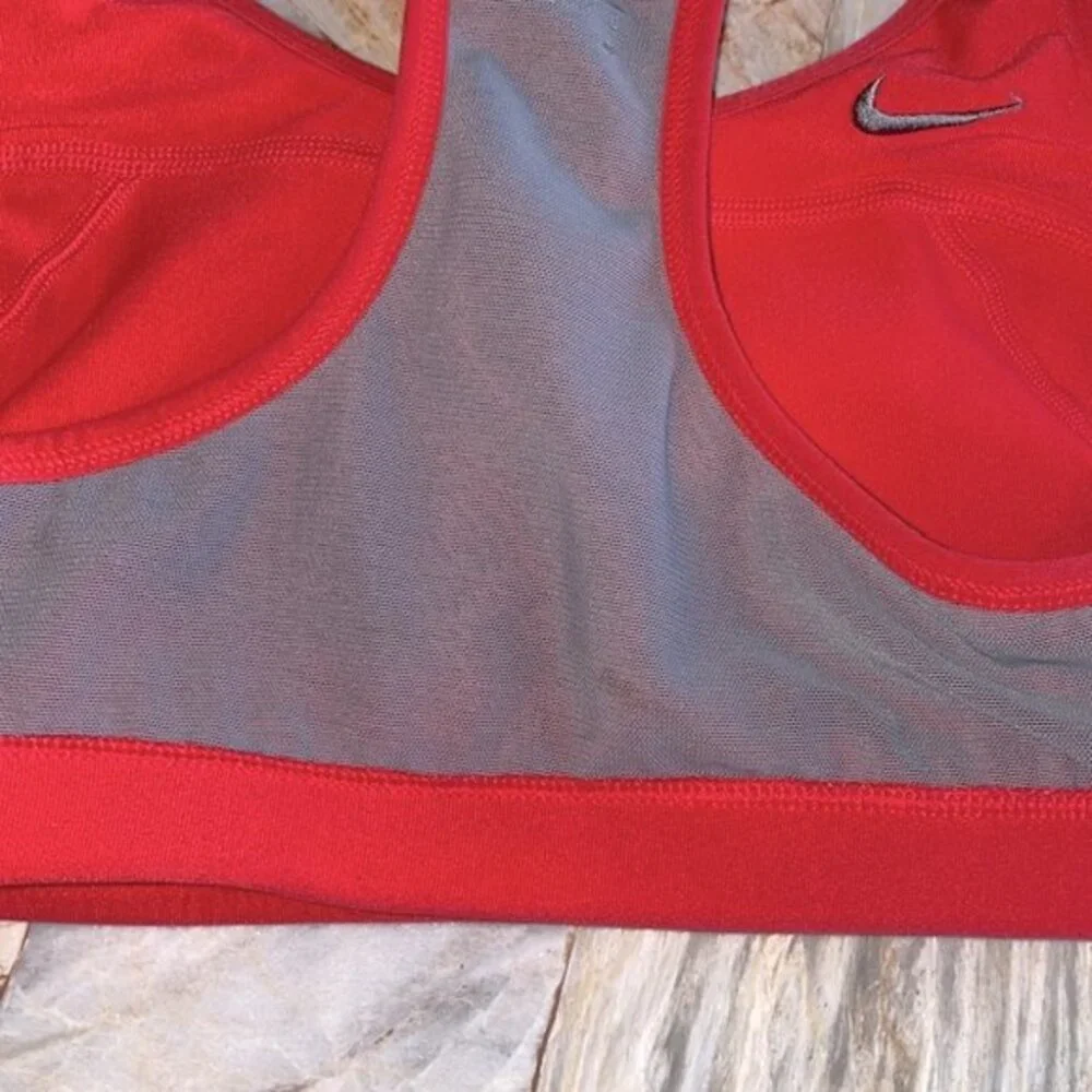 Nike women victory