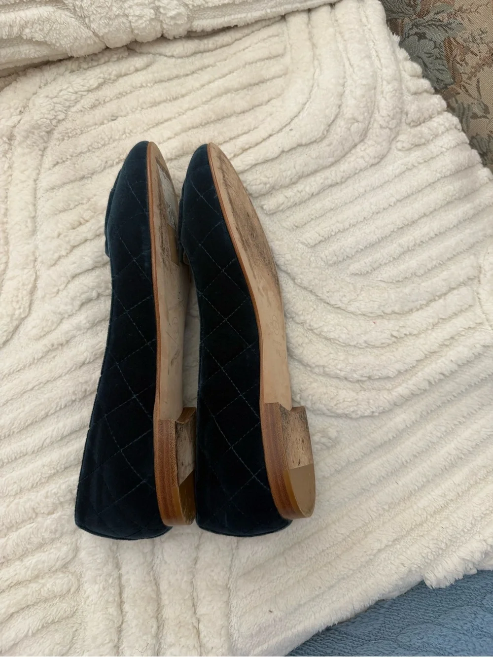 CHANEL dressy rounded heel