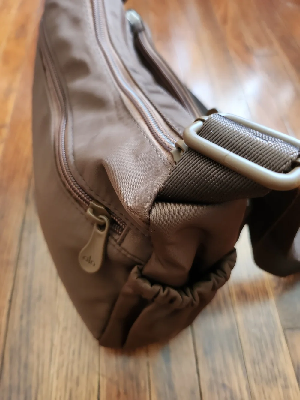 N/A compact brown