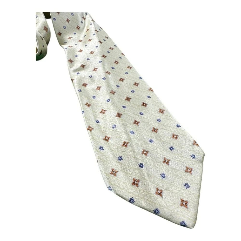 Brioni tie width