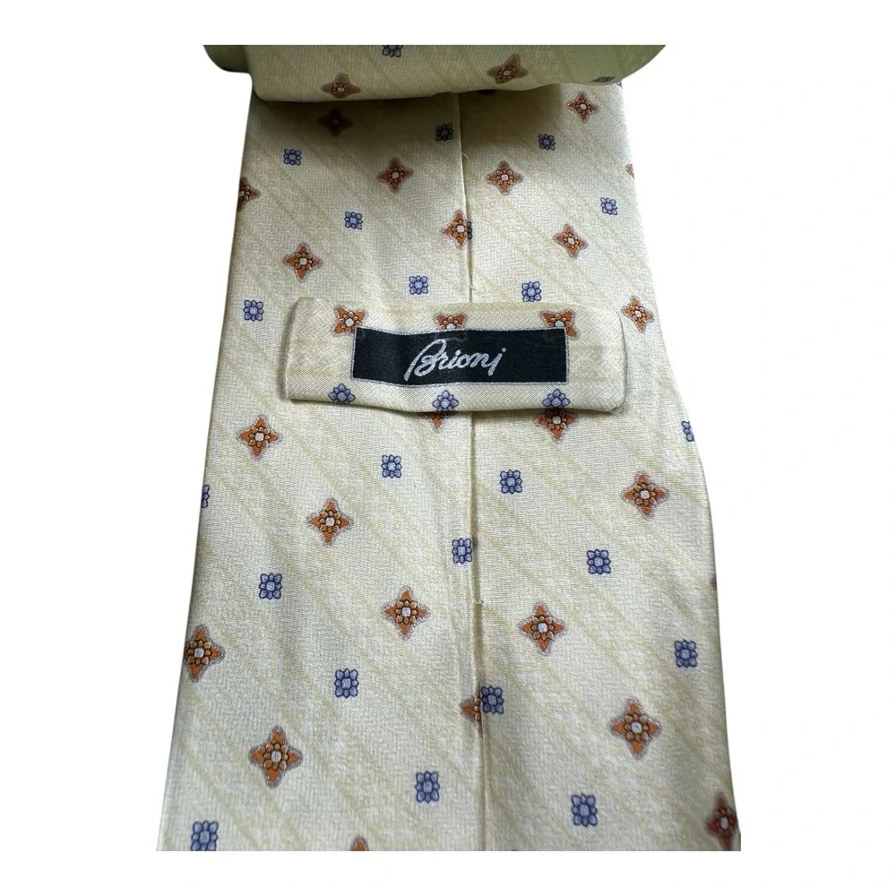 Brioni tie width