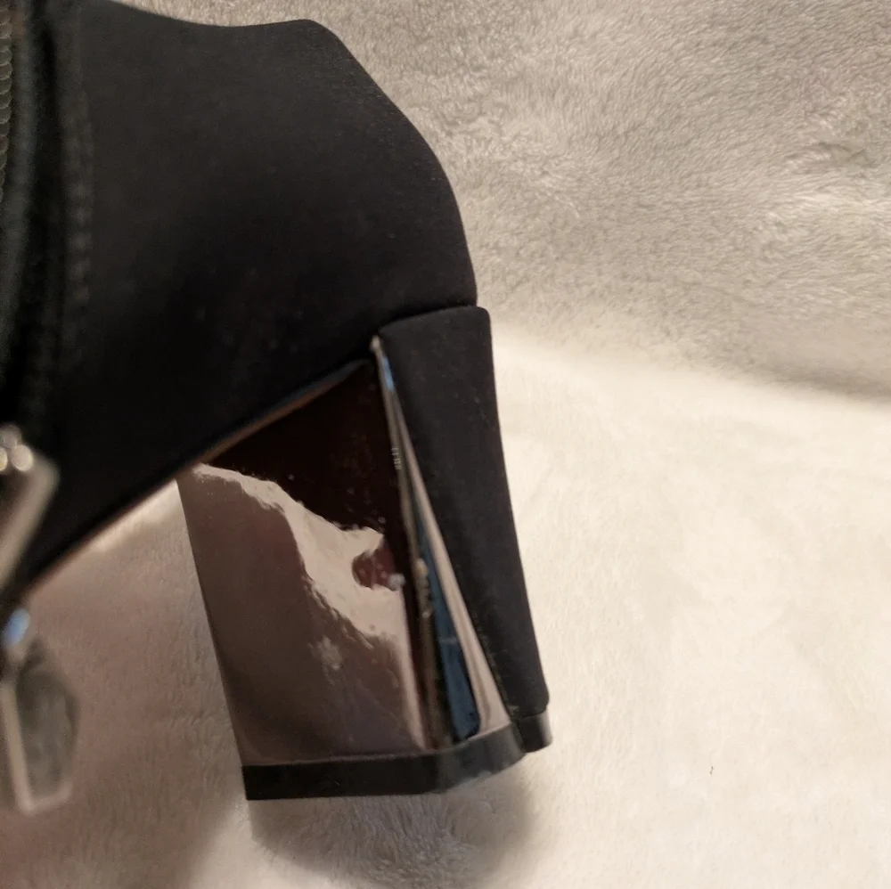 Donald J. Pliner Leather And Nylon Booties 8.5 Black