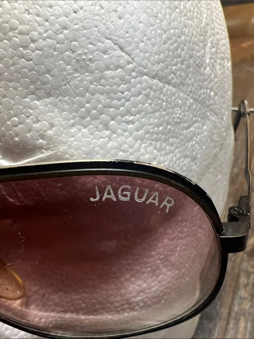 Jaguar paint #10 away