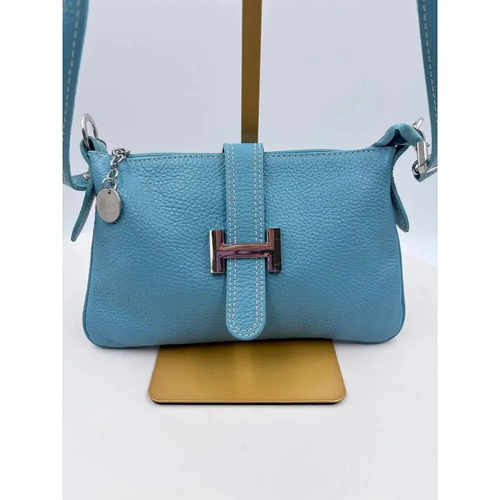 Vera Pelle discover timeless