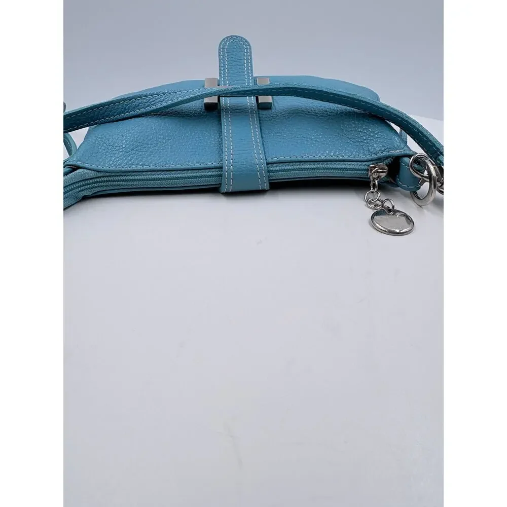 Vera Pelle discover timeless