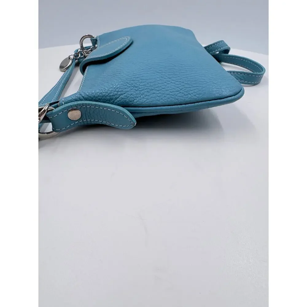Vera Pelle discover timeless