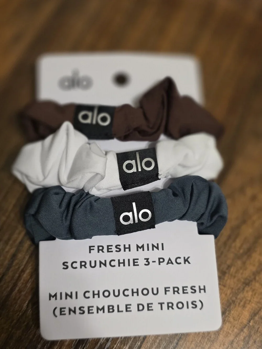 ALO Yoga three mini