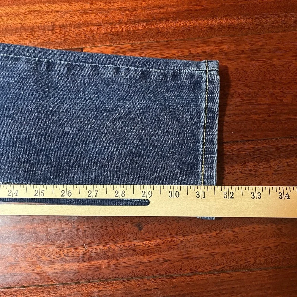 Levis preowned good