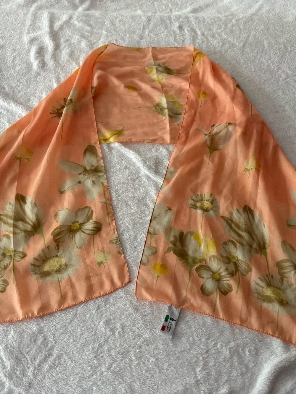 Symphony vintage peach