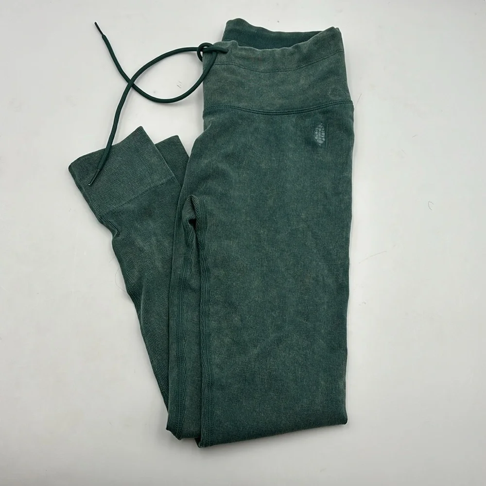 NWOT Free People Go To Leggings