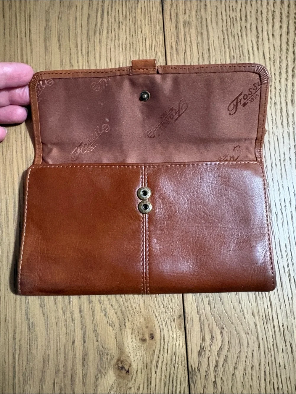 Fossil smooth leather
