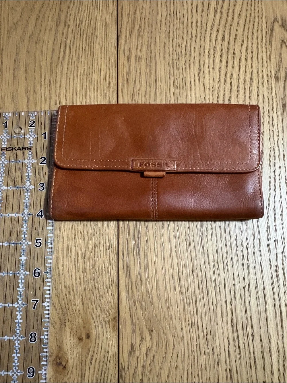 Fossil smooth leather