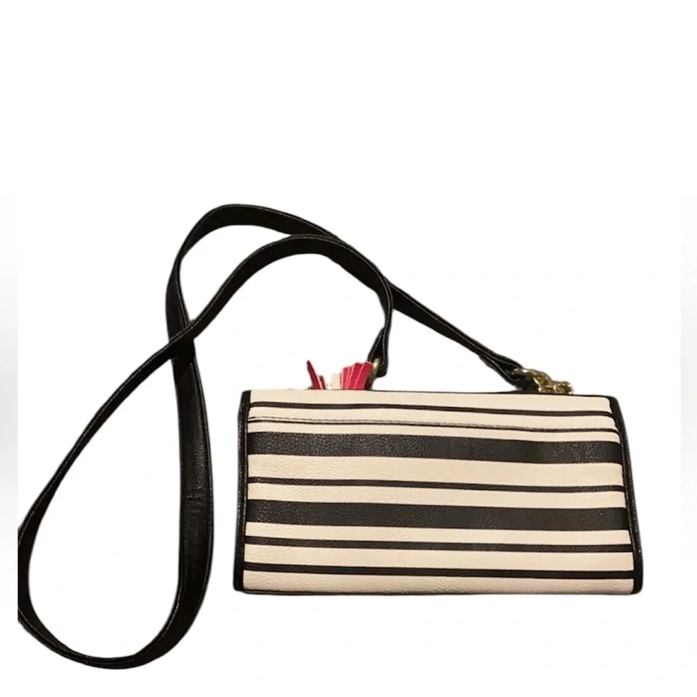 Betsey Johnson chic crossbody