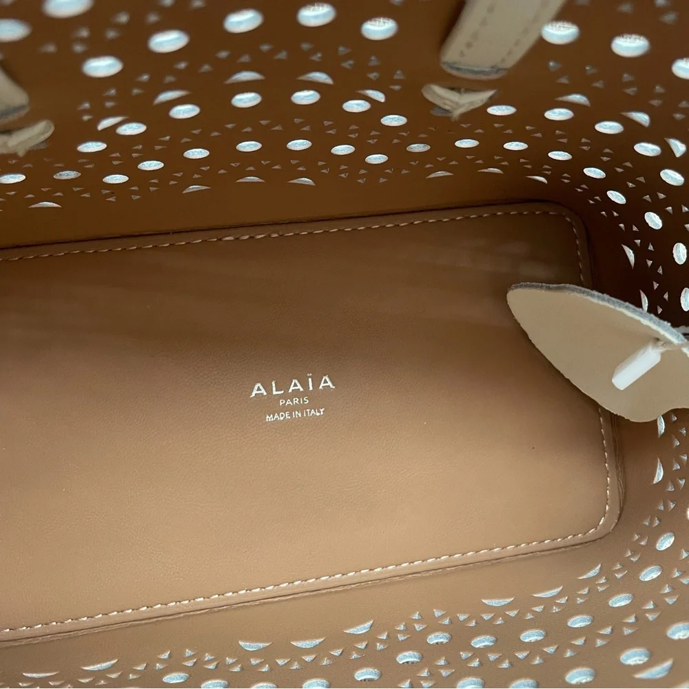 Alaia structured white