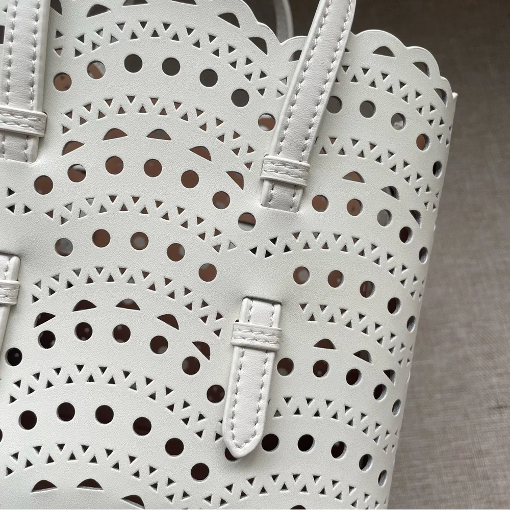 Alaia structured white