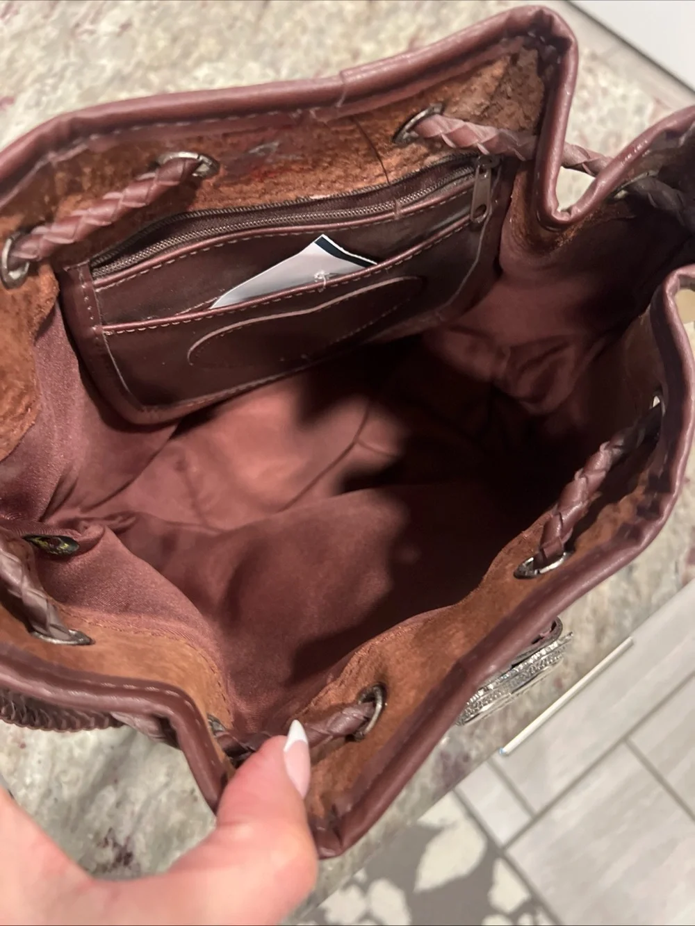 Cream & Brown Heart-Accent Bucket Bag