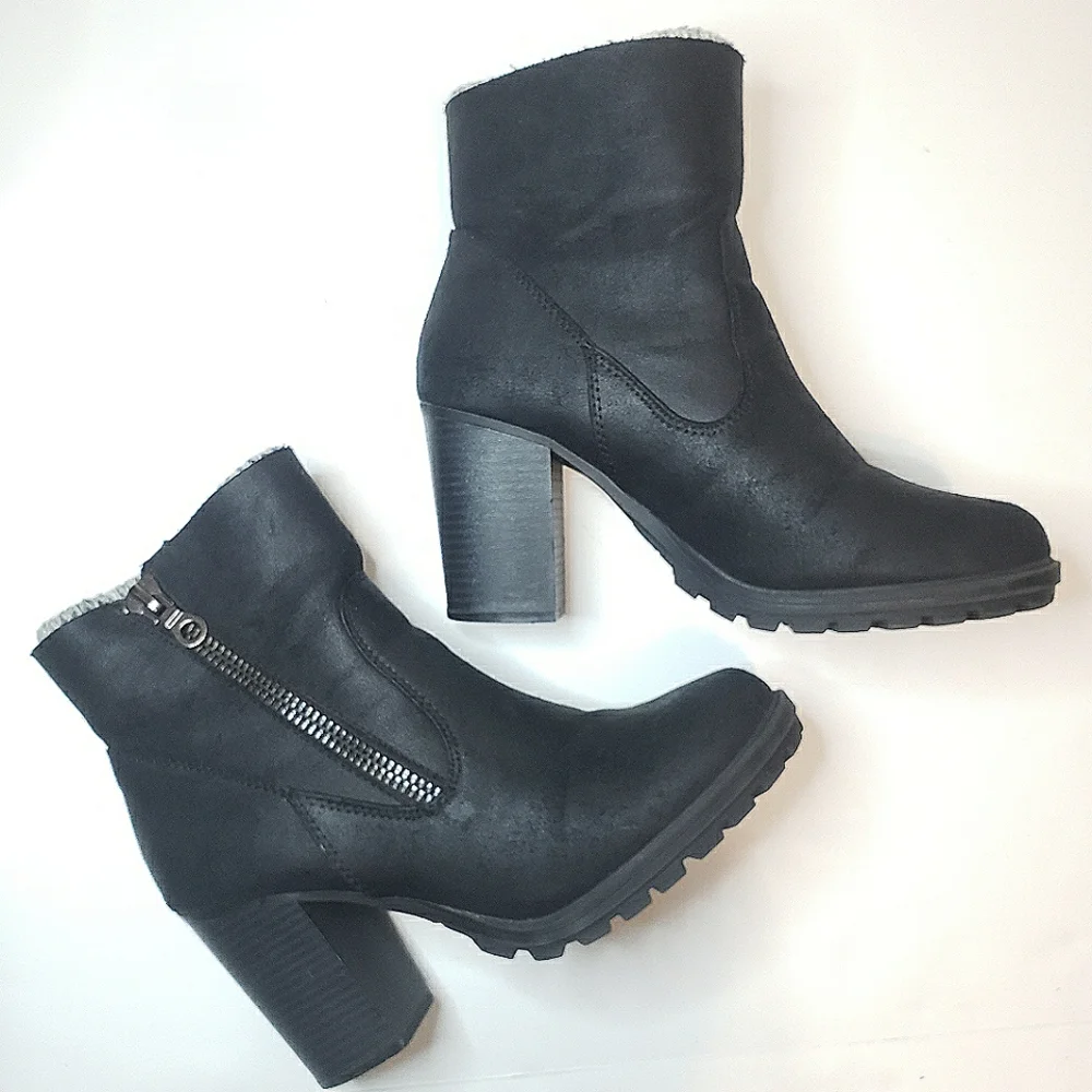 Steve Madden adorable black