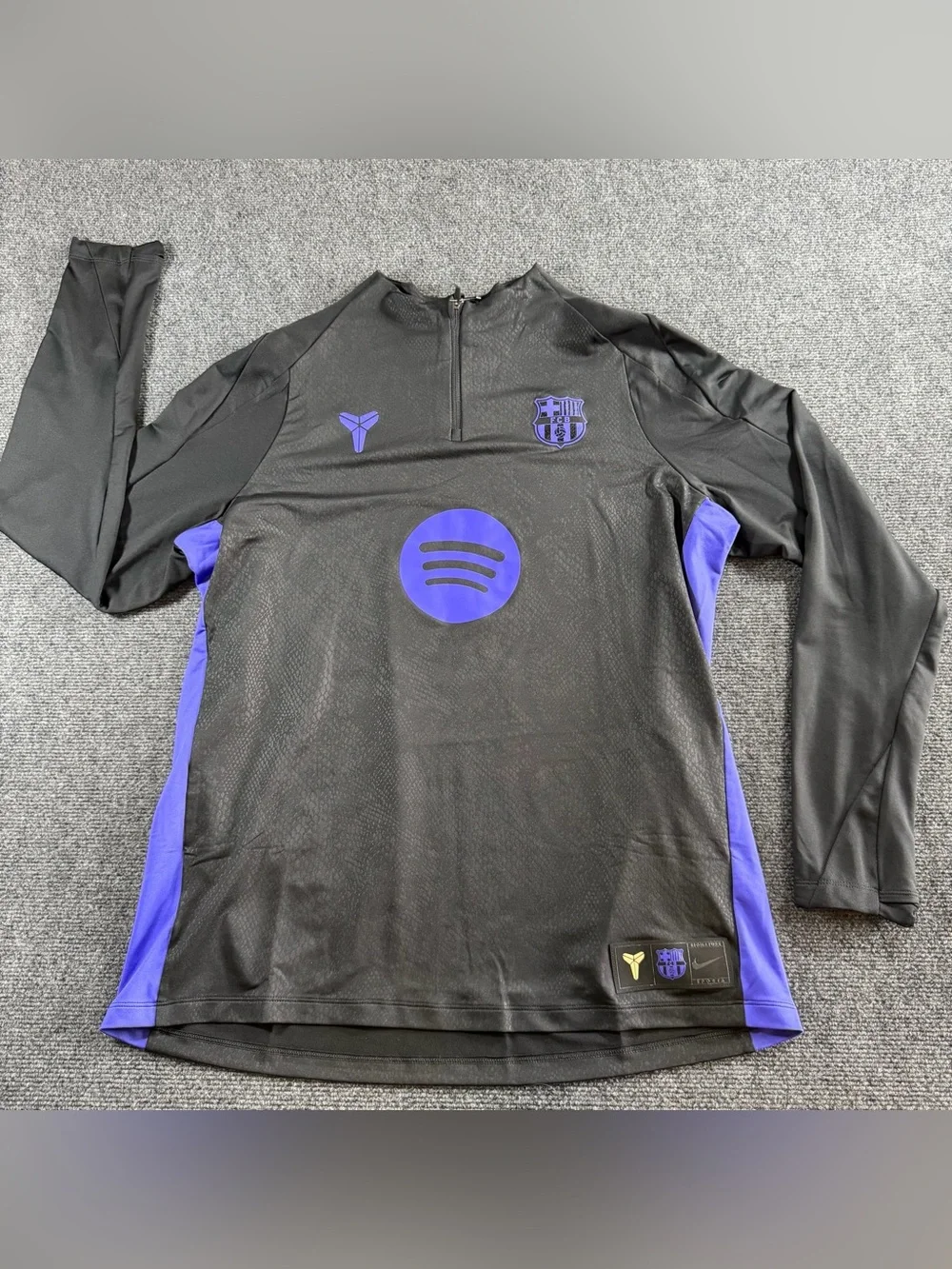 Nike Barcelona Strike Kobe Dri-FIT Soccer Training Drill Top IO4257-011 X-Large