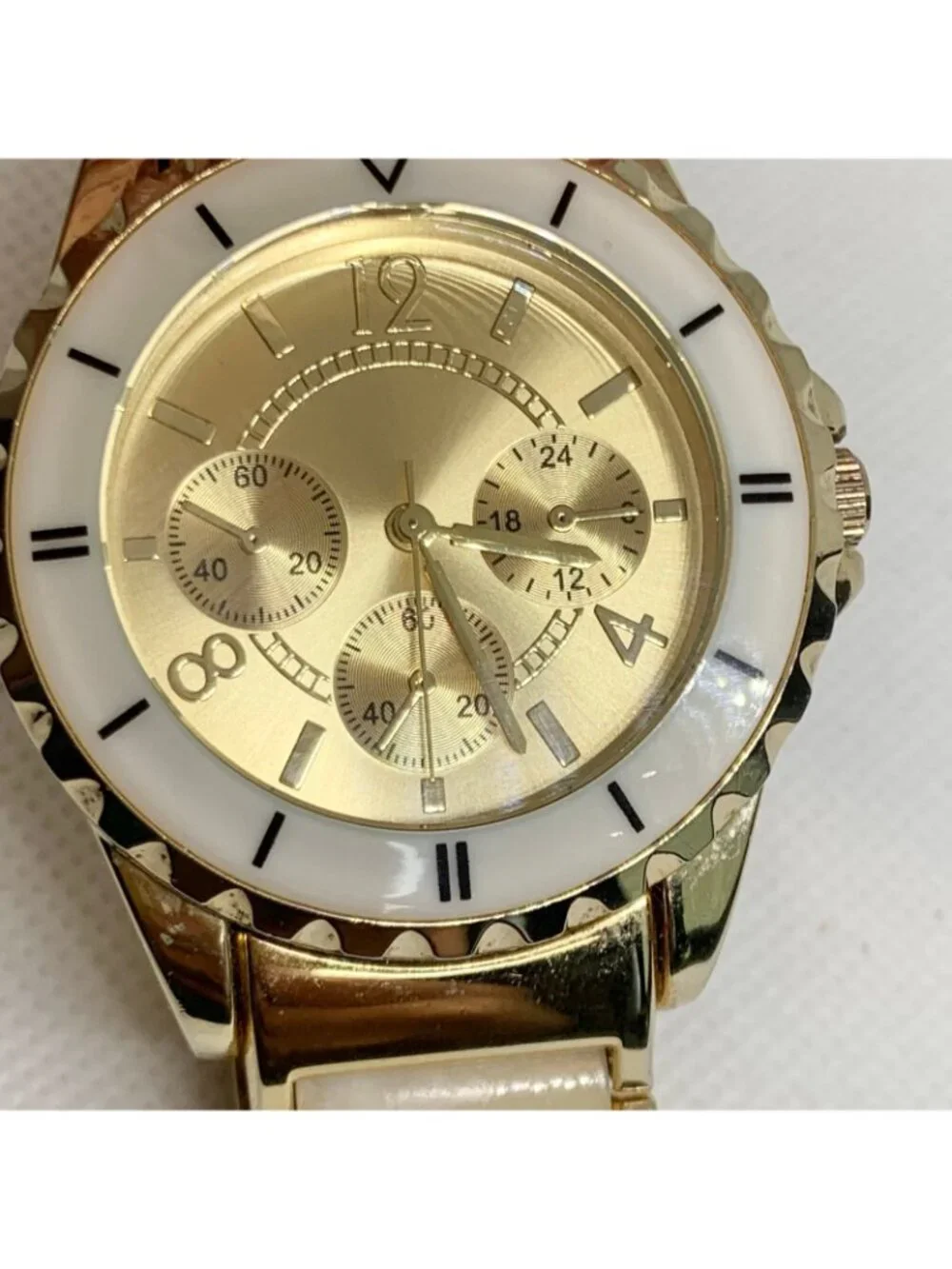 N/A gold tone