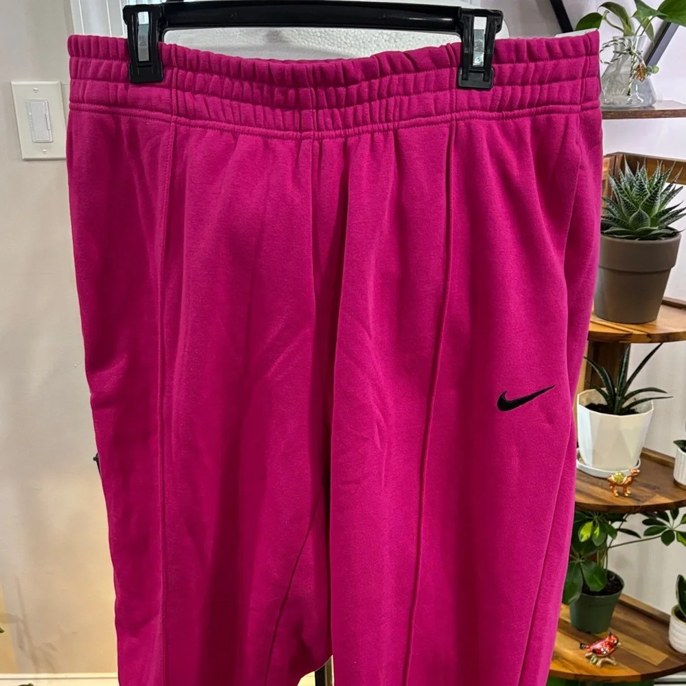 Nike fuchsia pleated sweatpants size 2X