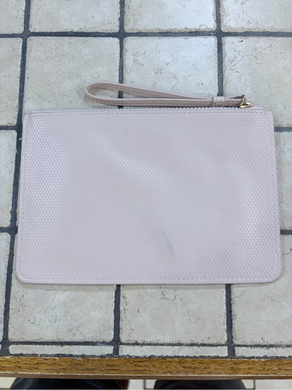lululemon athletica sleek wristlet