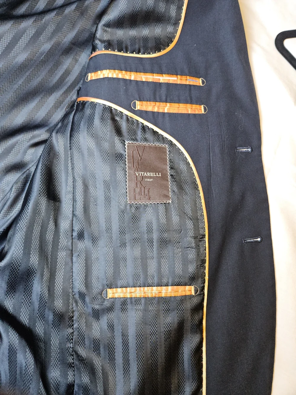 The Unbranded Brand sharp dark