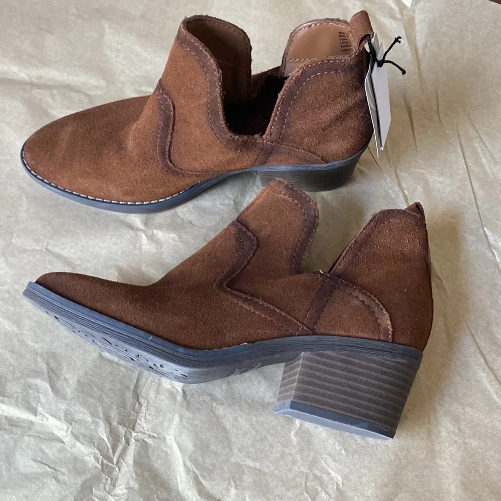 05:08 Sonoma Leather Ankle Boots