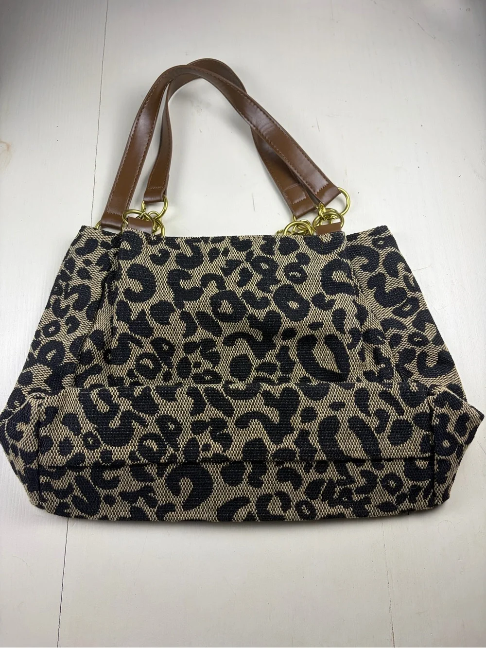 None chic leopard