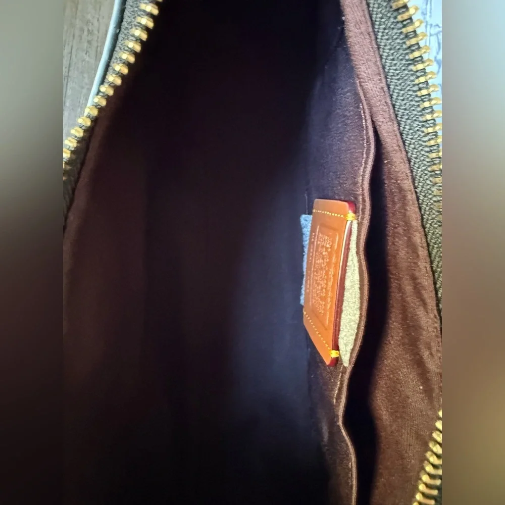 Coach details number