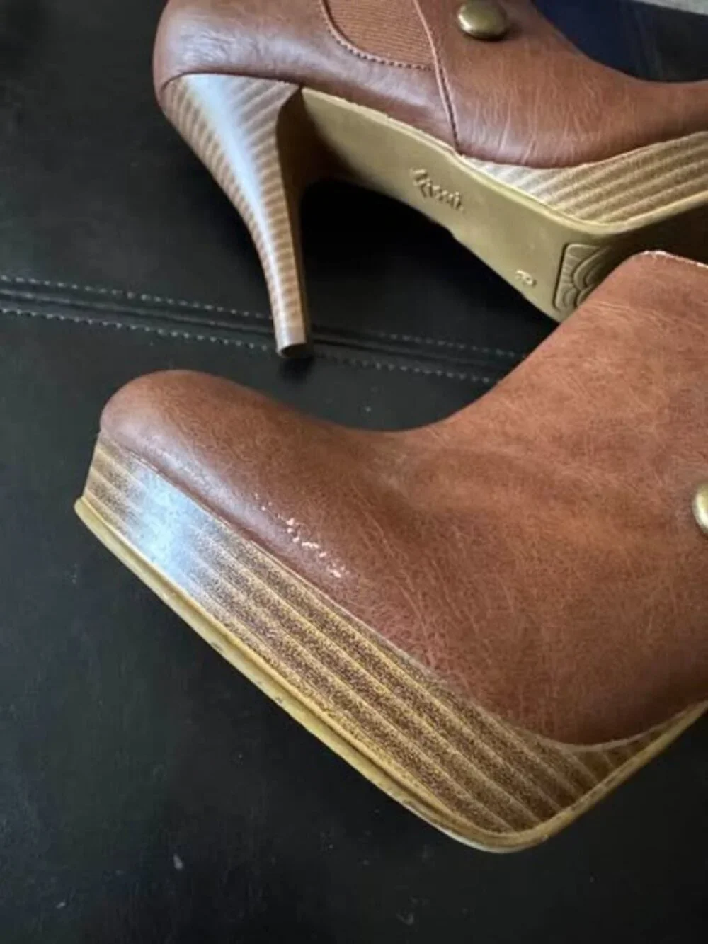 Fioni Women's Brown Platform Ankle Booties