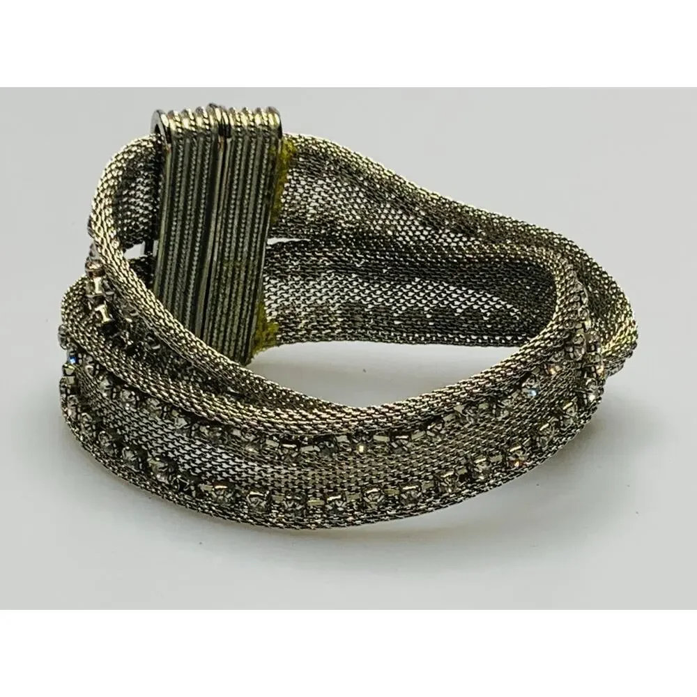 Unbranded silver metal