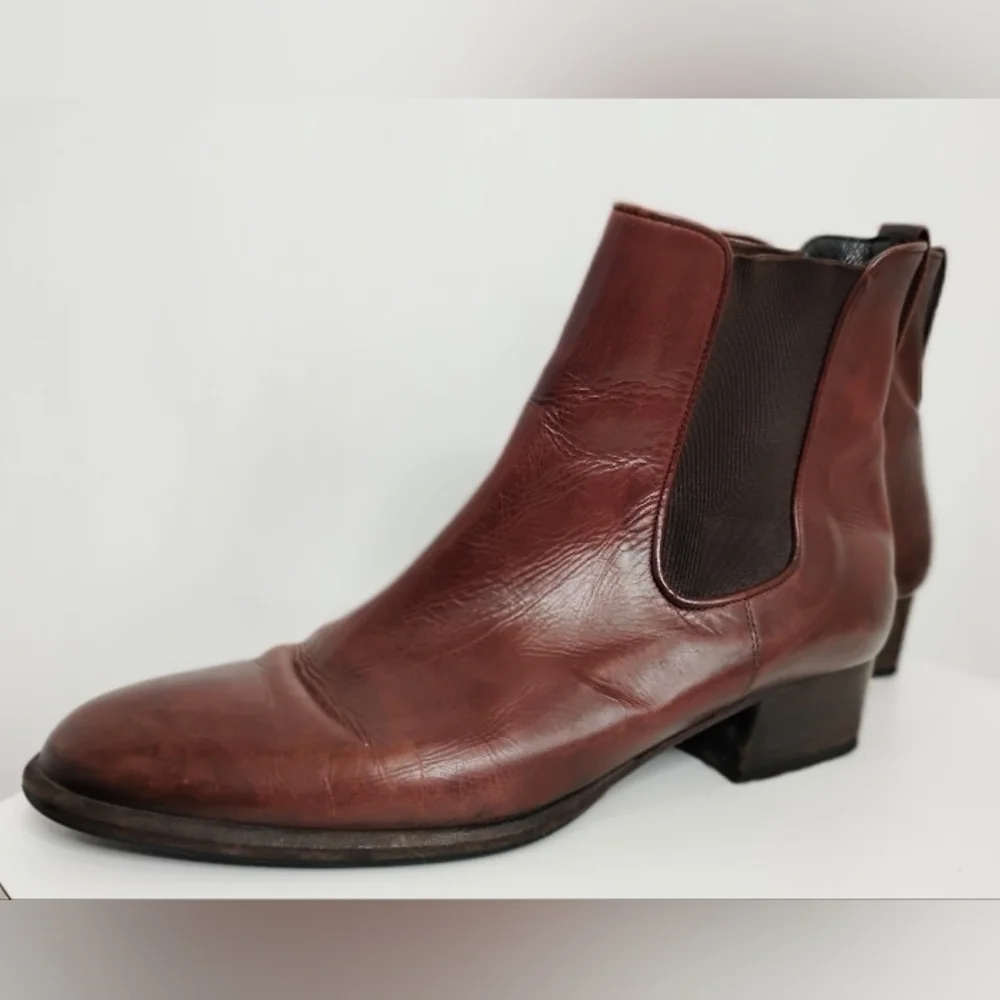LORENZO BANFI CHELSEA BOOTS