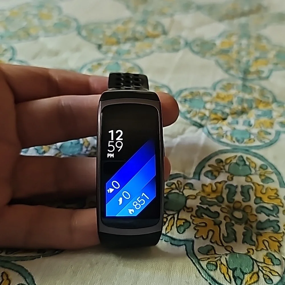 Samsung Gear Fit2 Smartwatch GPS Fitness Tracker Black Large