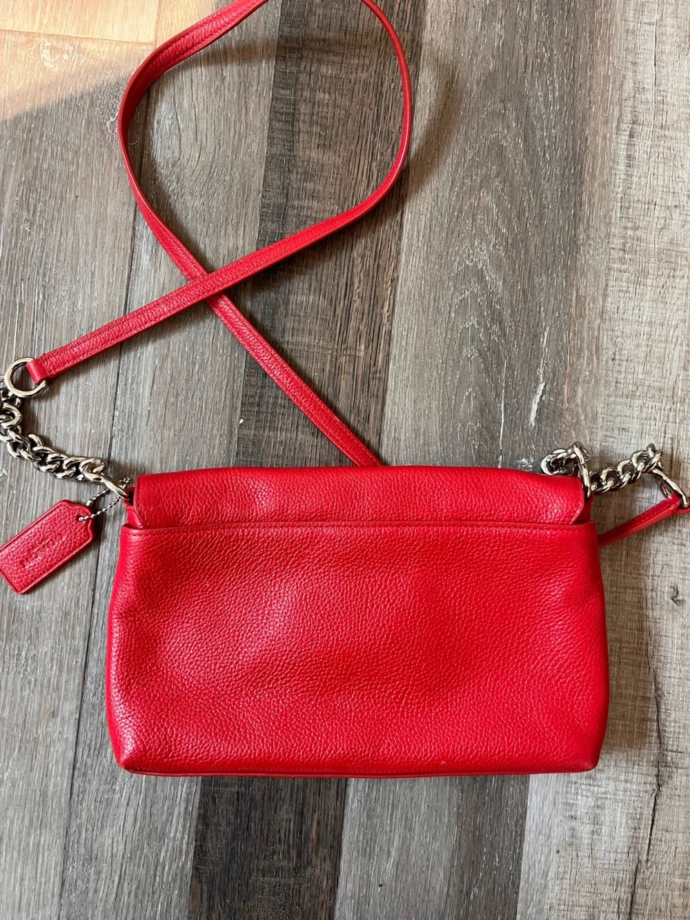 N/A red coach