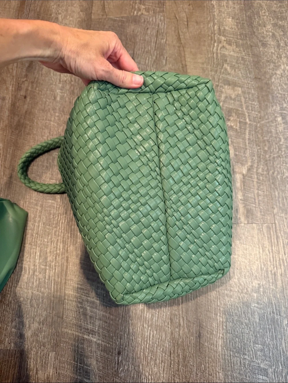 N/A spacious woven