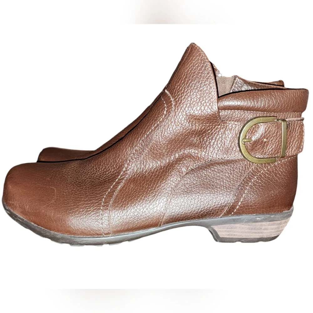 Walking Cradles Ender Ankle Bootie’s Women's Size 9 W