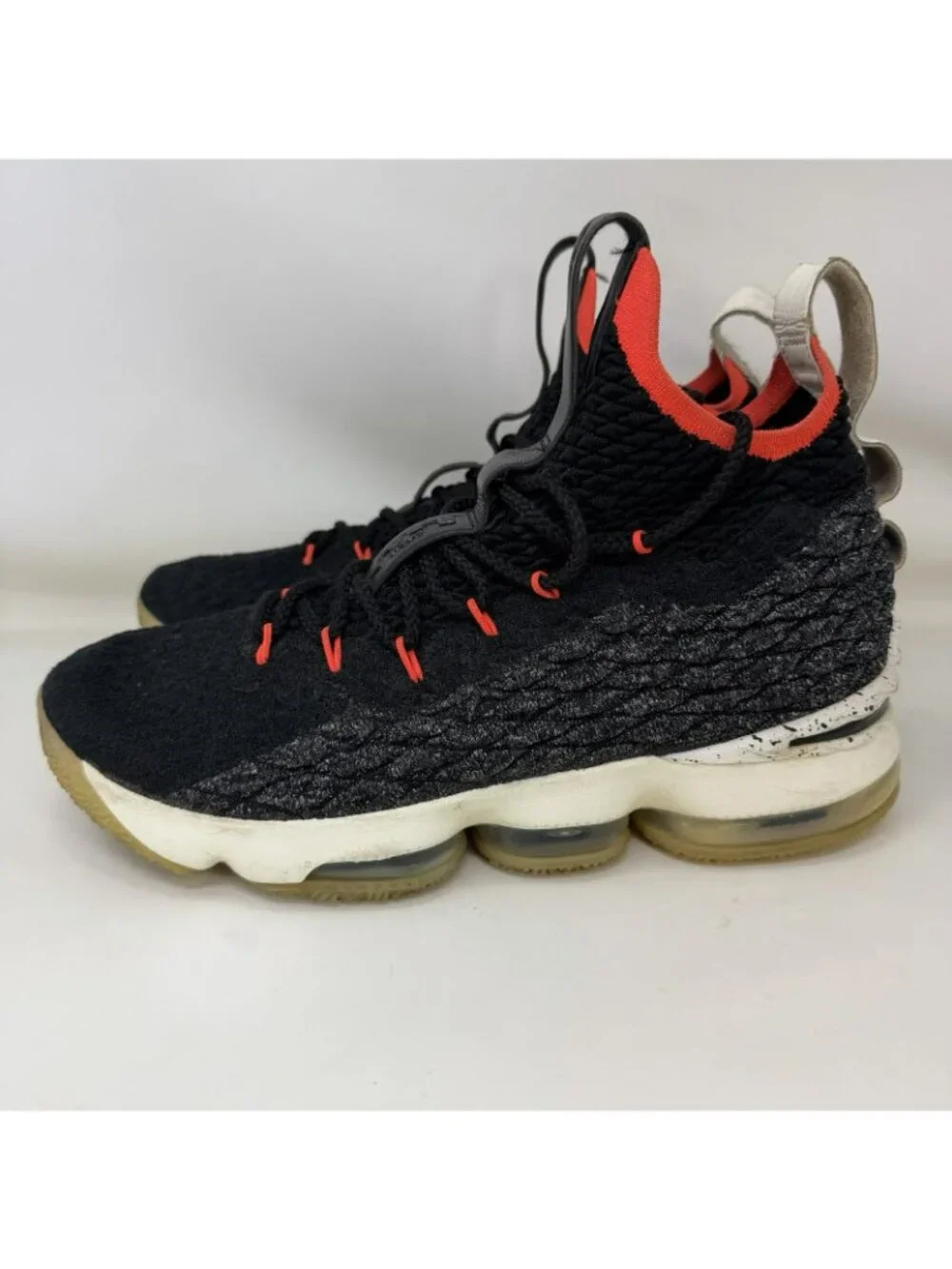 Nike lebron xv