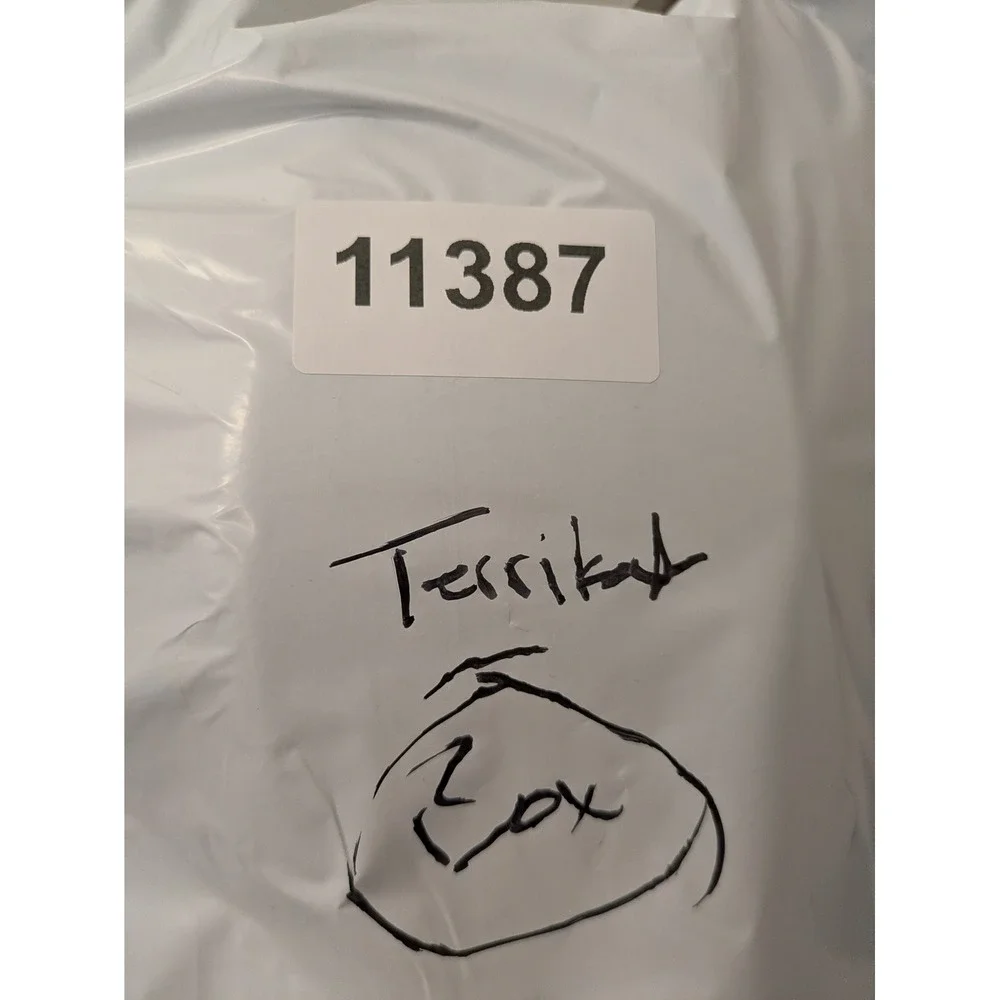 Terrikat slip into