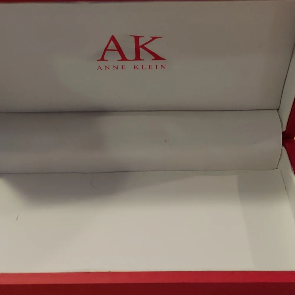 Anne Klein white vintage comes