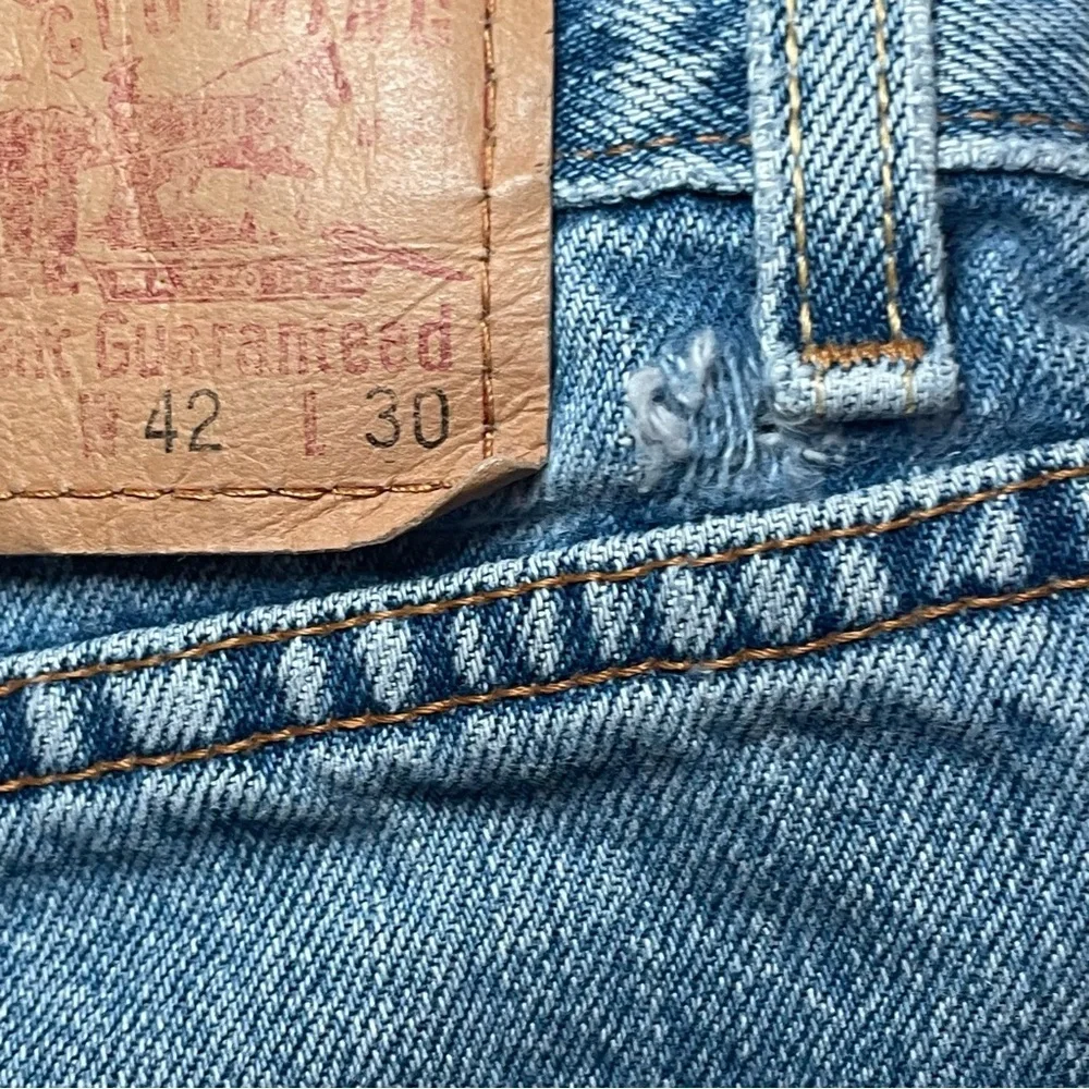Vtg 90s LEVI LEVI’S 505 Men’s 42x30  Denim Jeans Medium Wash Classic Casual READ